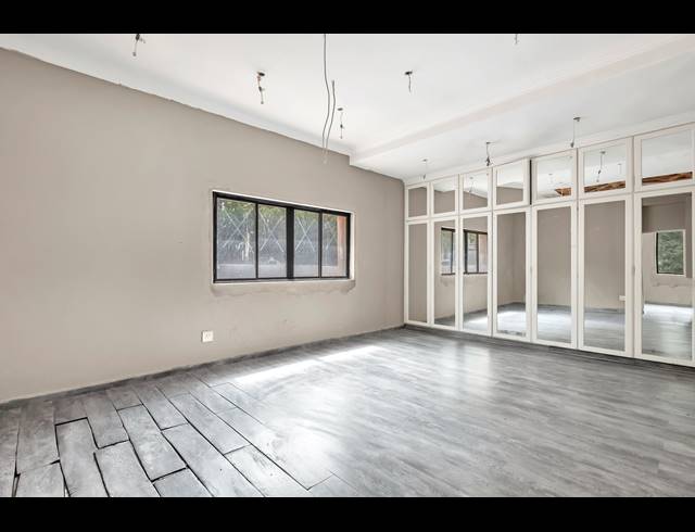 4 BEDROOM HOUSE FOR SALE IN HYDE PARK